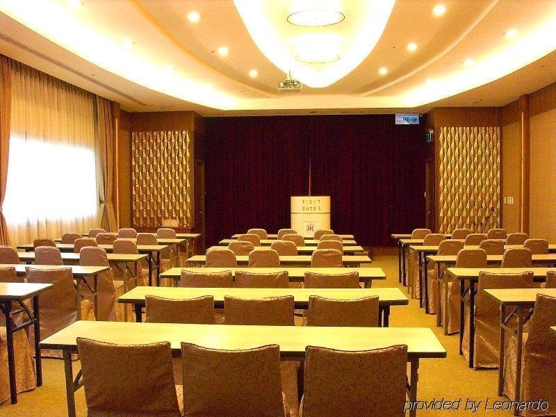 First Hotel Tajpej Kültér fotó